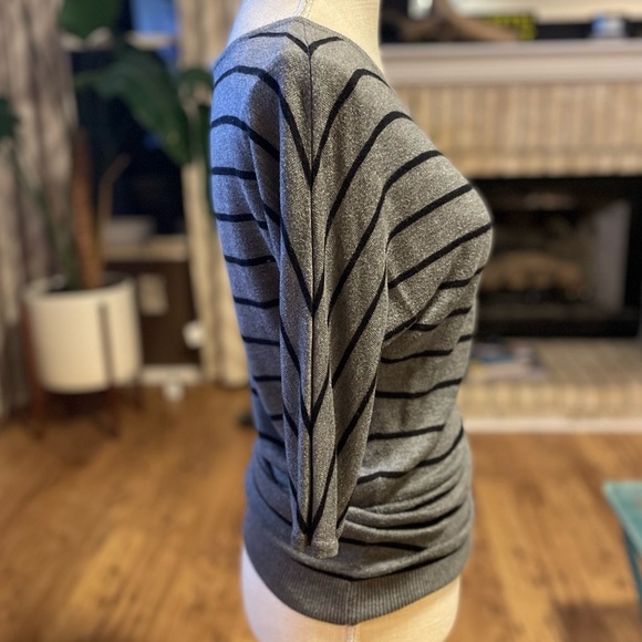 Express Long Sleeve Top - Picture 5 of 8